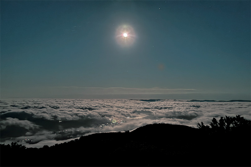 月光雲海